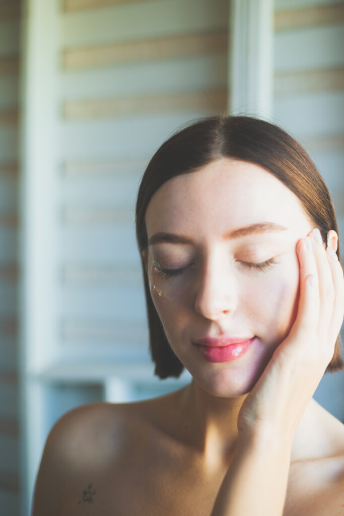 a.o.e undereyemask